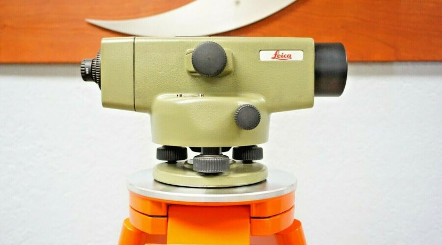 Nivel leica nak2