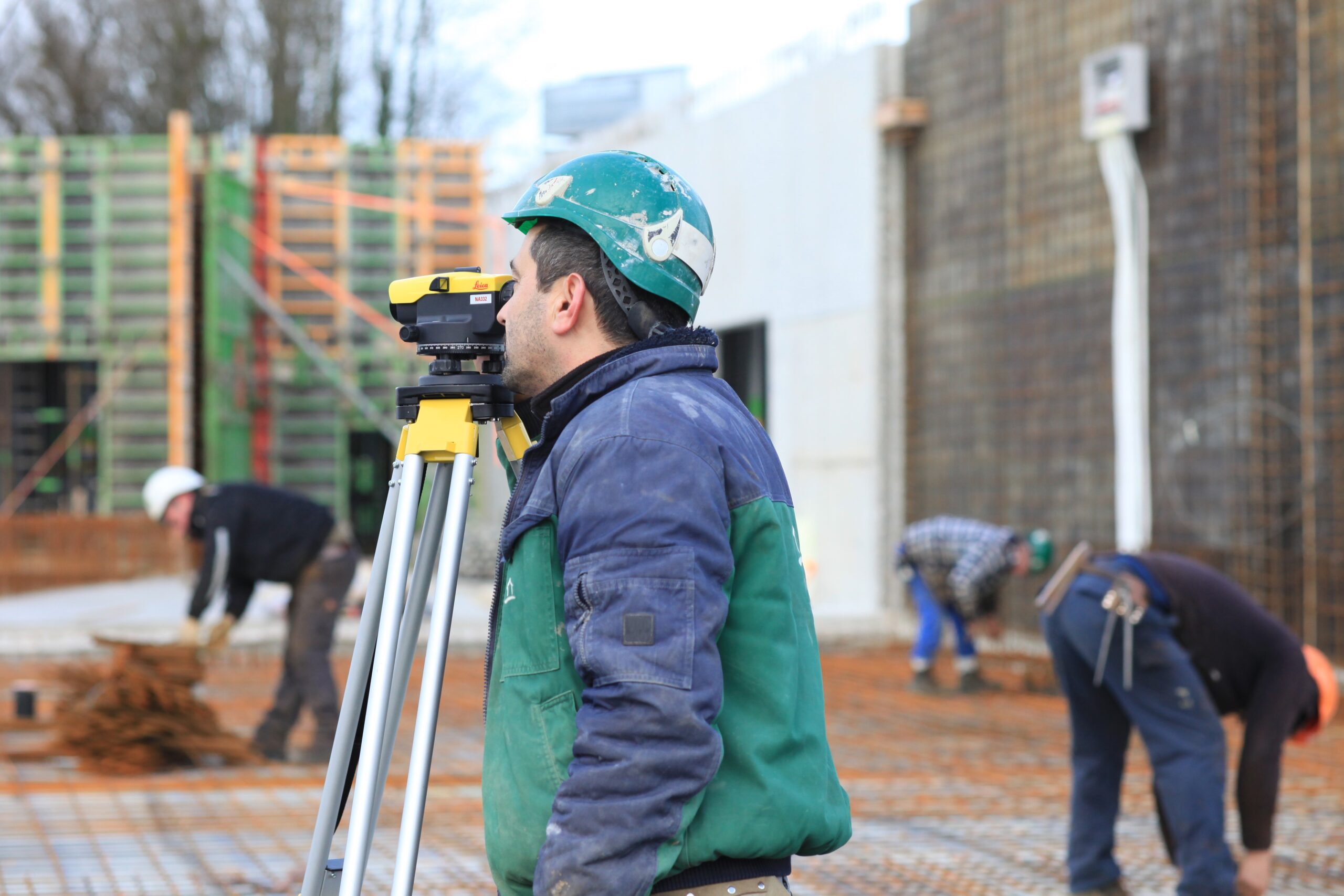 Equipos topográficos: Niveles digitales, láser y distanciómetros